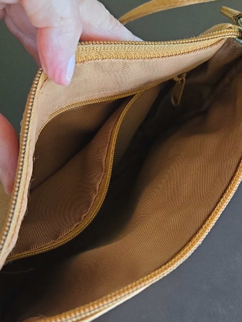 Fossil Bag - Picture 3 of 5